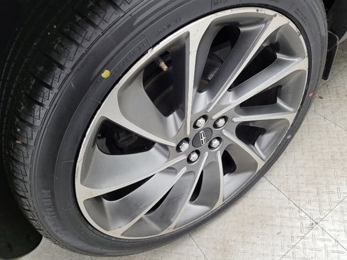 Used 2019 Lincoln Nautilus Reserve image 31