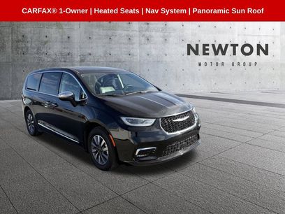 Used 2023 Chrysler Pacifica Limited