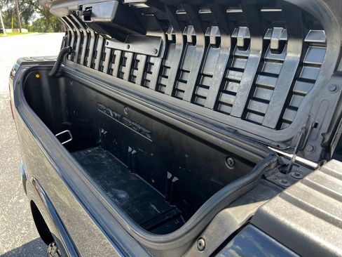 Used 2019 RAM 1500 Laramie AWD/4WD image 7
