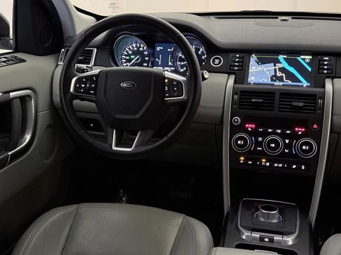 Used 2016 Land Rover Discovery Sport SE image 28