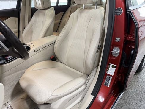 Used 2018 Mercedes-Benz E 400 4MATIC Sedan w/ Premium 3 Package (Q03) image 23
