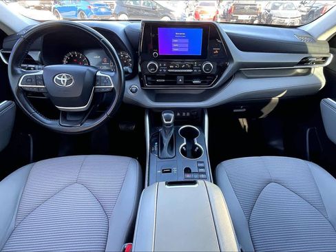 Used 2023 Toyota Highlander LE image 14