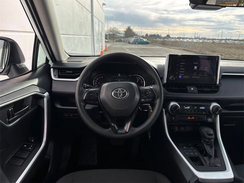 Used 2025 Toyota RAV4 LE image 16