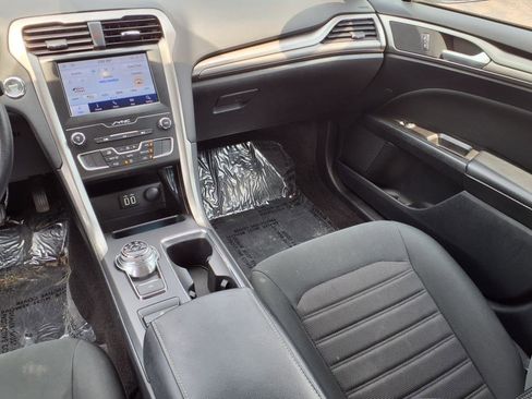 Certified 2020 Ford Fusion SE image 11