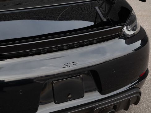 Used 2021 Porsche 718 Cayman GT4 image 30