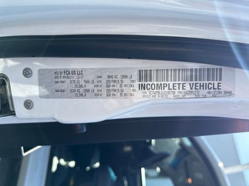 Used 2018 RAM 5500 Tradesman w/ Power & Remote Entry Group image 30