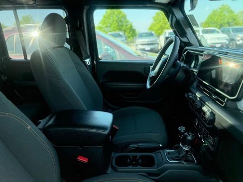 Used 2024 Jeep Wrangler Unlimited w/ Convenience Group AWD/4WD image 6