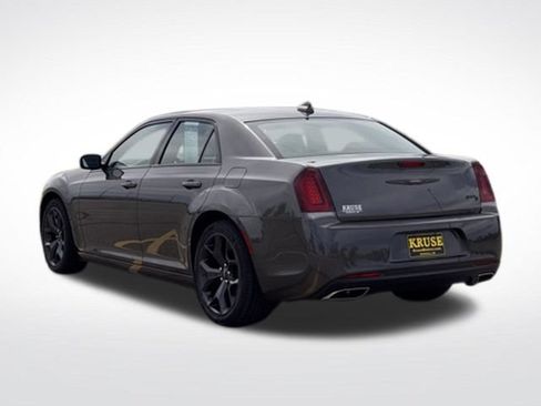 Used 2022 Chrysler 300 S RWD image 34