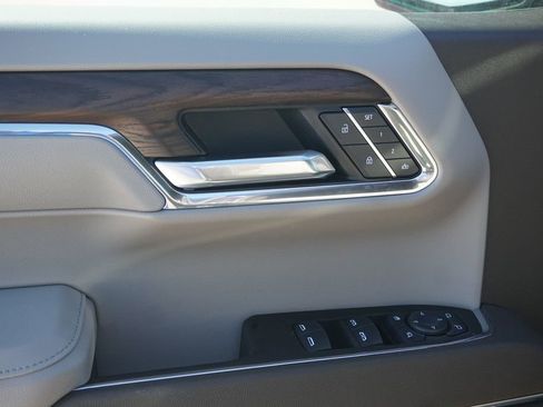 New 2025 GMC Sierra 1500 SLT w/ SLT Premium Plus Package image 17