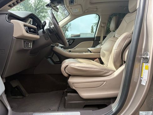 Used 2021 Lincoln Aviator Reserve w/ Equipment Group 201A RWD image 8