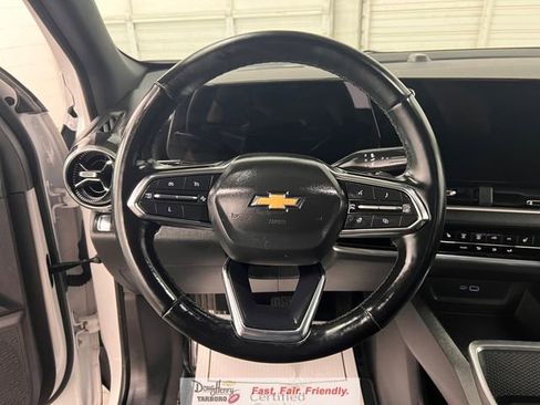 Used 2025 Chevrolet Equinox LT FWD image 42