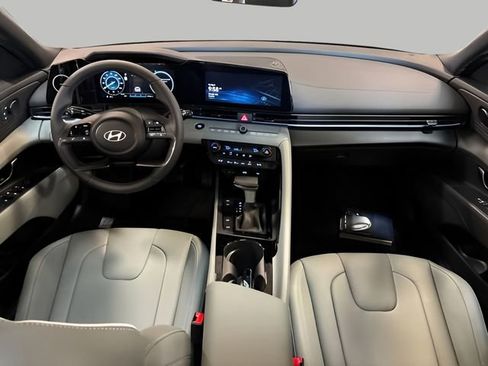 New 2025 Hyundai Elantra Limited image 14