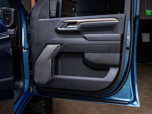 Used 2024 Chevrolet Silverado 2500 High Country w/ High Country Premium Package AWD/4WD image 37