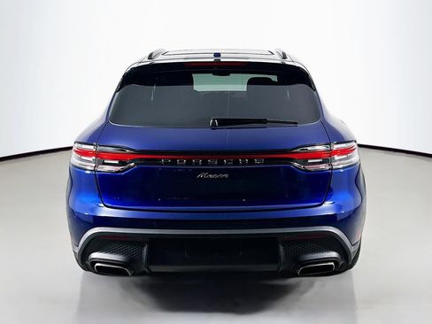 Certified 2025 Porsche Macan AWD/4WD image 10