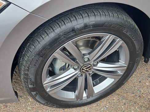 Used 2024 Volkswagen Jetta SE FWD image 25