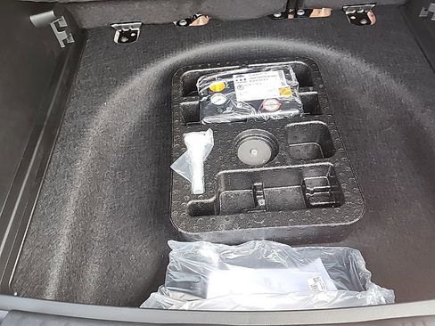 New 2026 Jeep Compass Latitude AWD/4WD image 9