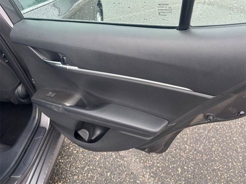 Used 2023 Toyota Camry LE image 22