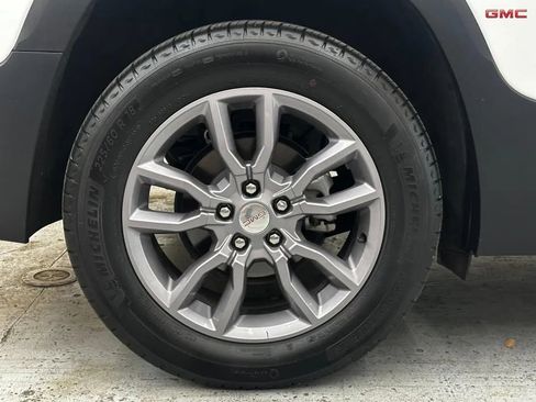 Used 2024 GMC Terrain SLT image 33