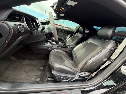 Used 2018 Ford Mustang Shelby GT350 w/ Convenience Package RWD image 8