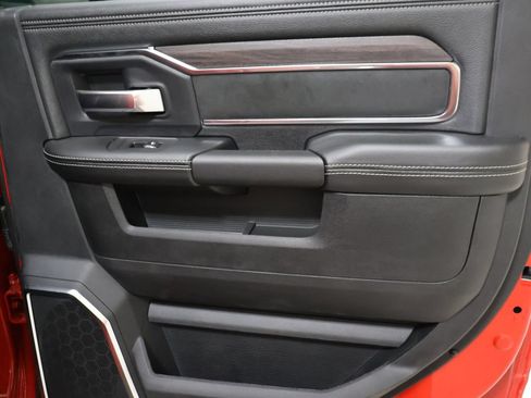 New 2026 RAM 2500 Laramie AWD/4WD image 13