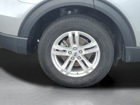 Certified 2023 Ford Explorer XLT w/ Class IV Trailer Tow Package AWD/4WD image 33