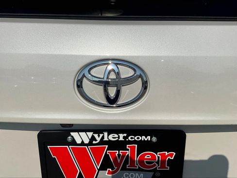 Used 2023 Toyota Highlander LE FWD image 24