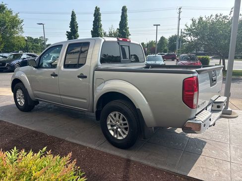 Used 2016 Nissan Frontier SV w/ SV Value Truck Package AWD/4WD image 5