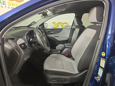 Used 2022 Chevrolet Equinox LS w/ LS Convenience Package image 11