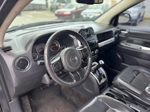 Used 2014 Jeep Compass Latitude image 12