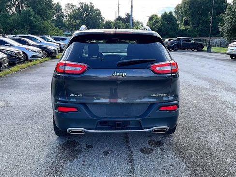 Used 2018 Jeep Cherokee Limited AWD/4WD image 6