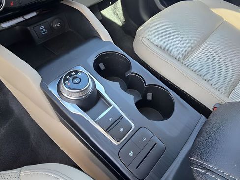 Used 2022 Ford Escape SEL image 19