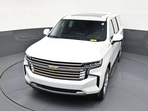 Used 2024 Chevrolet Suburban High Country w/ Advanced Technology Package RWD image 19
