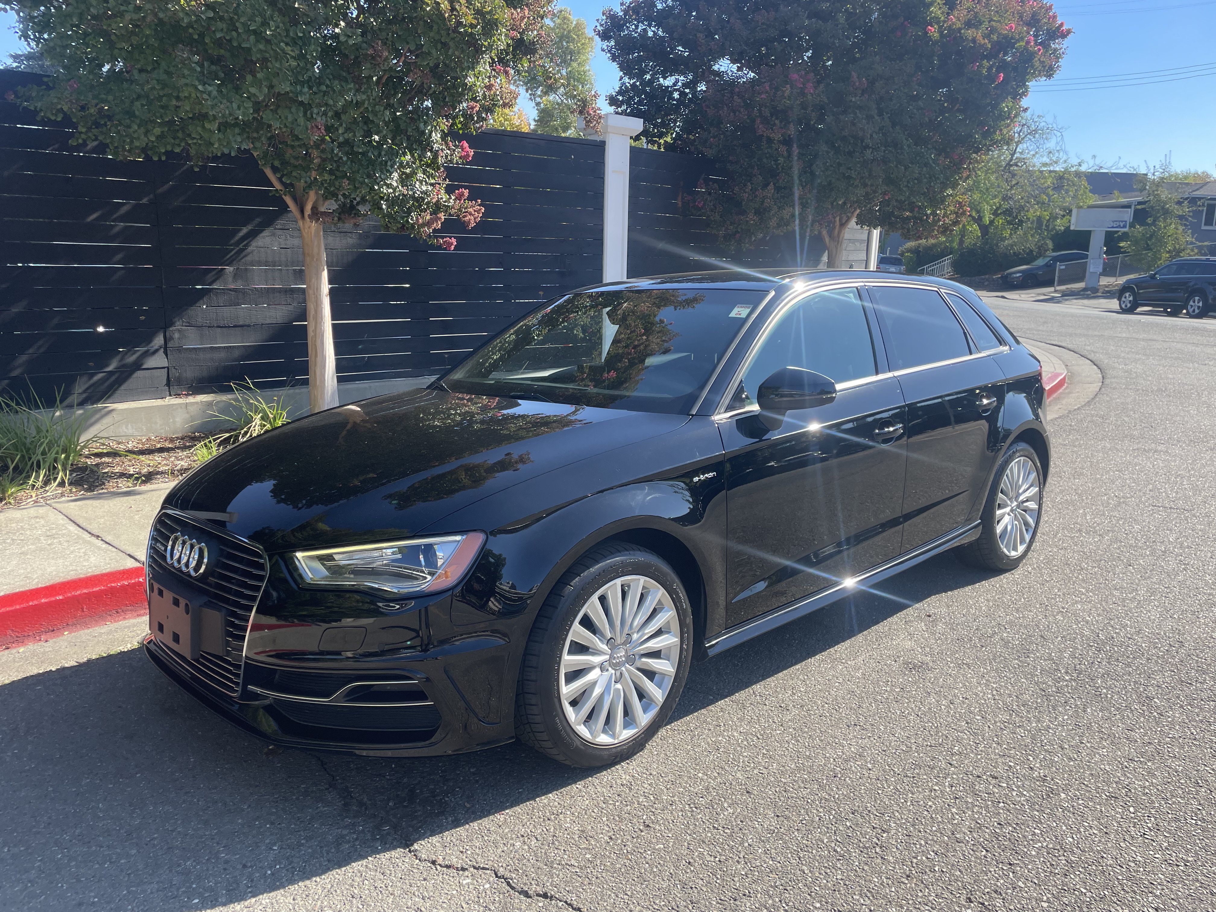 Used 2016 Audi A3 e-tron Premium w/ Audi MMI Navigation Plus FWD image 8