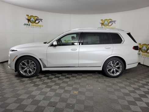 New 2026 BMW X7 xDrive40i AWD/4WD image 4