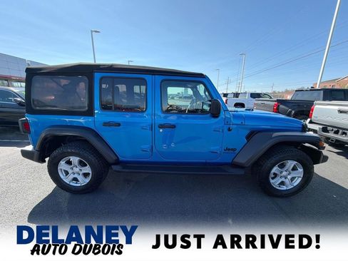 Used 2023 Jeep Wrangler Sport S image 9