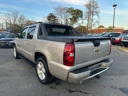 Used 2007 Chevrolet Avalanche LTZ w/ LTZ Preferred Equipment Group image 7