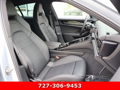 Used 2026 Porsche Panamera image 21