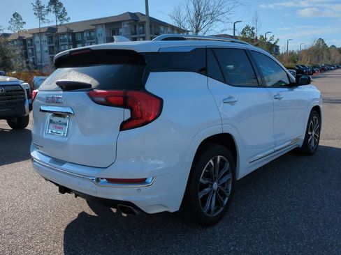 Used 2019 GMC Terrain Denali w/ Advanced Safety Package image 6