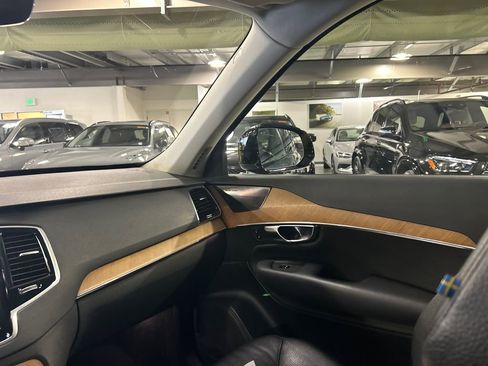 Certified 2023 Volvo XC90 T8 Plus image 24