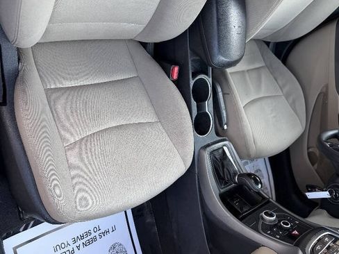 Used 2016 Hyundai Elantra SE FWD image 17