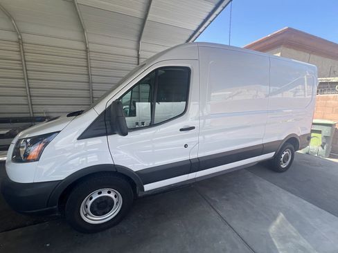 Used 2019 Ford Transit 250 148 Medium Roof RWD image 2