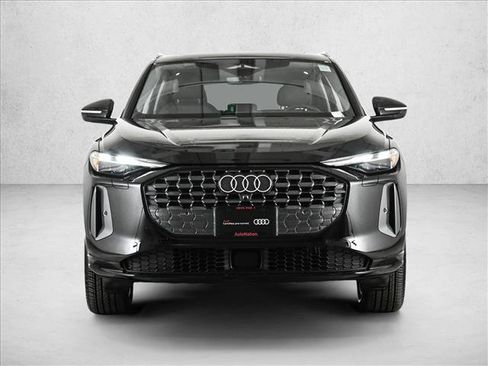 Certified 2025 Audi Q5 Premium w/ Convenience Package AWD/4WD image 2