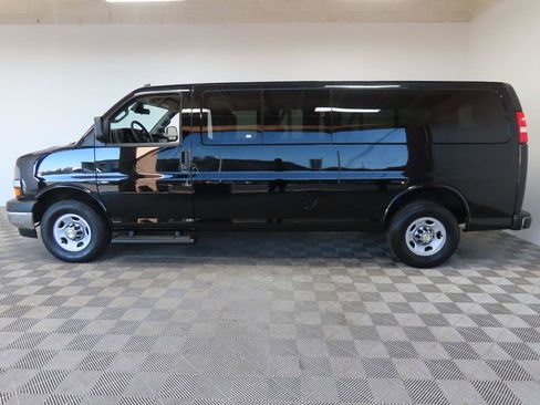 Used 2024 Chevrolet Express 3500 LT w/ LT Preferred Equipment Group image 5