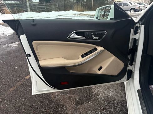 Used 2019 Mercedes-Benz CLA 250 4MATIC image 10