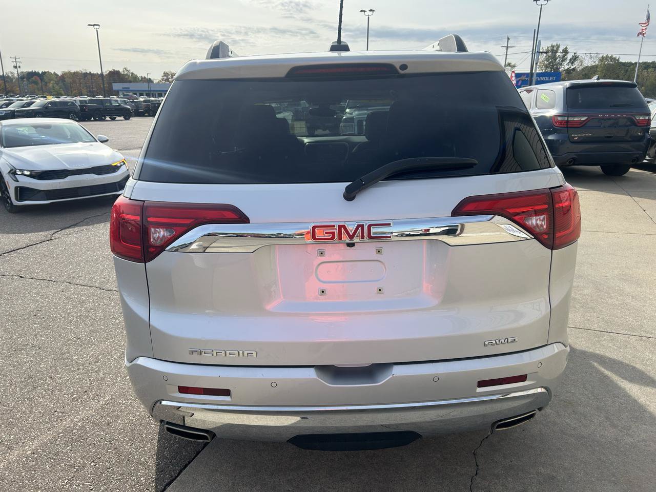 Used 2017 GMC Acadia Denali AWD/4WD image 6