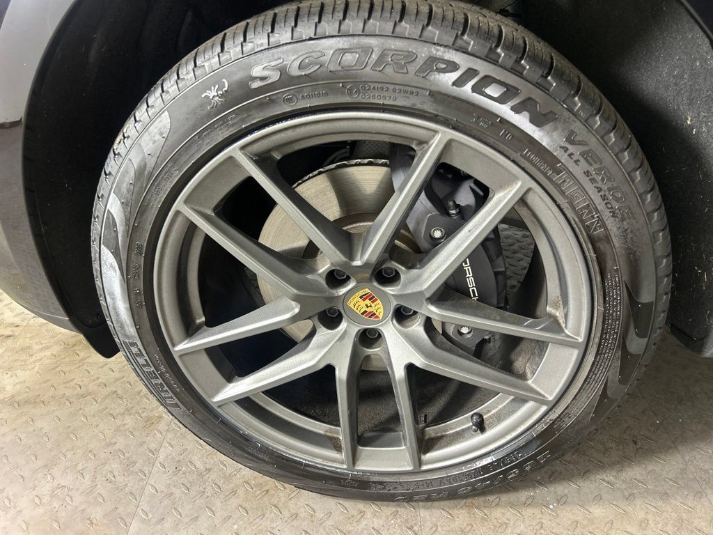 Certified 2026 Porsche Macan Turbo AWD/4WD image 12