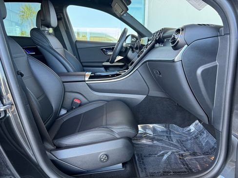 Certified 2025 Mercedes-Benz GLC 300 image 23
