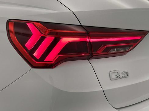 Certified 2025 Audi Q3 2.0T Premium w/ Convenience Package AWD/4WD image 16
