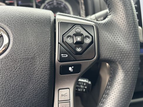 Used 2022 Toyota 4Runner Limited AWD/4WD image 22