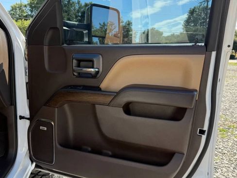 Used 2018 GMC Sierra 3500 Denali w/ Duramax Plus Package AWD/4WD image 28